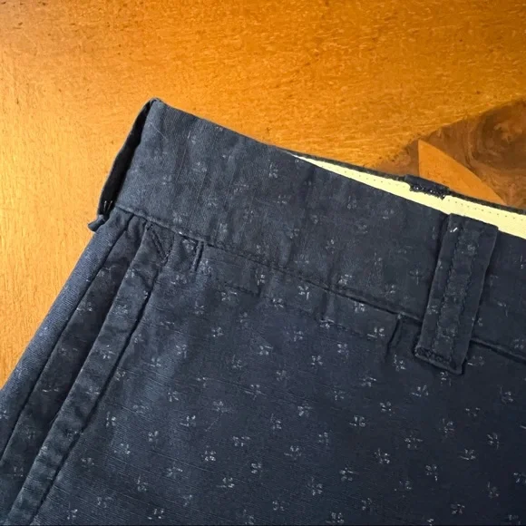 J. Crew 9” Stanton Navy All Over Floral Print Flat Front Shorts 30 Lightweight - Picture 8 of 13